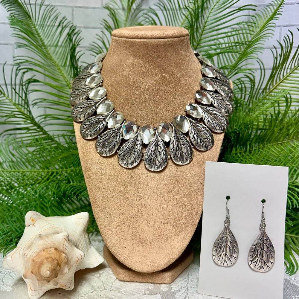 Silver Statement Necklace Set - image 1